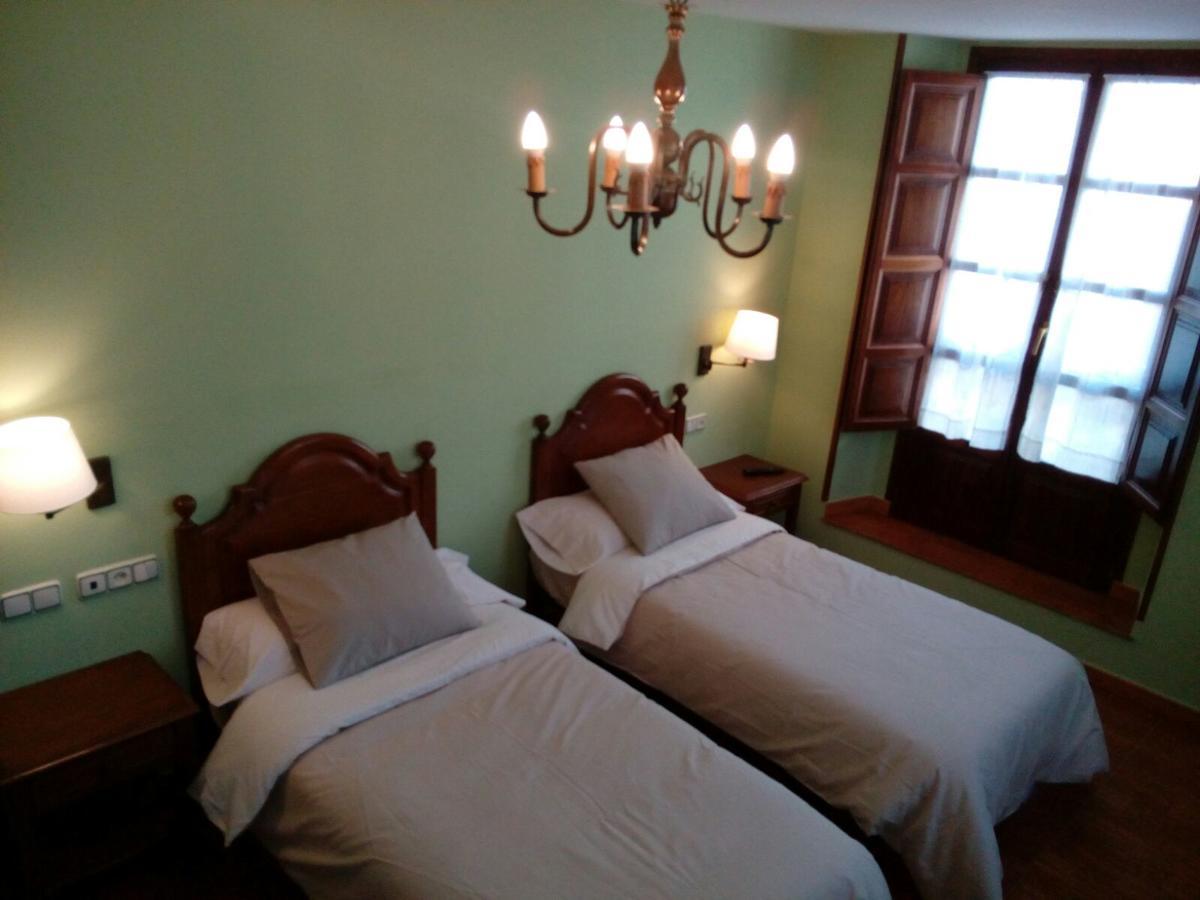 Hotel Pilones Інфієсто Екстер'єр фото